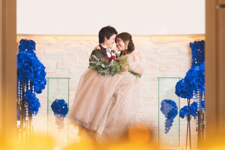 地中海に浮かぶチャペルを目指して　〜トランクケースに思いをつめこんで〜