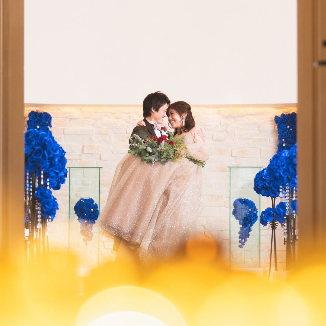 地中海に浮かぶチャペルを目指して　〜トランクケースに思いをつめこんで〜